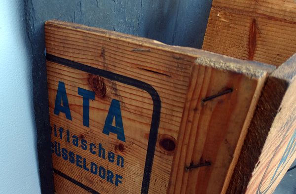 ATA-Kiste Schiefer Regal