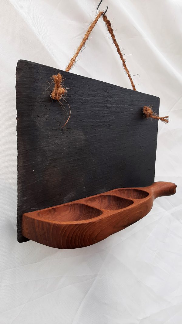 Schiefer-Regal mit Tapasschale aus Holz