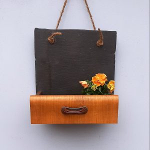 Schiefer-Regal alter Schub